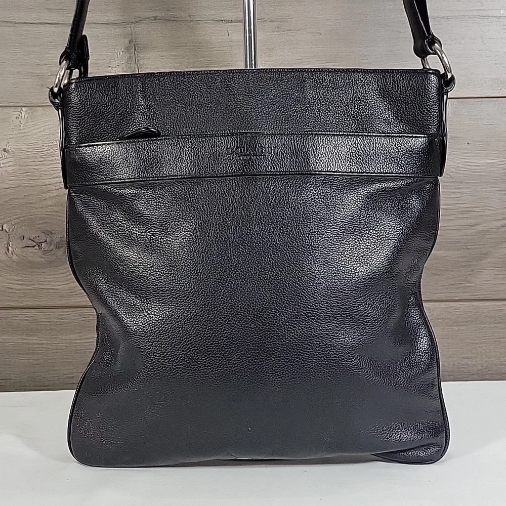 Coach Charles Black Leather Crossbody Messenger Ipad  Bag